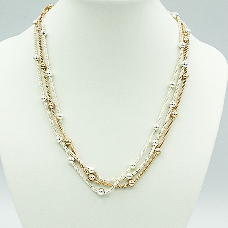 Short 3-chain necklace