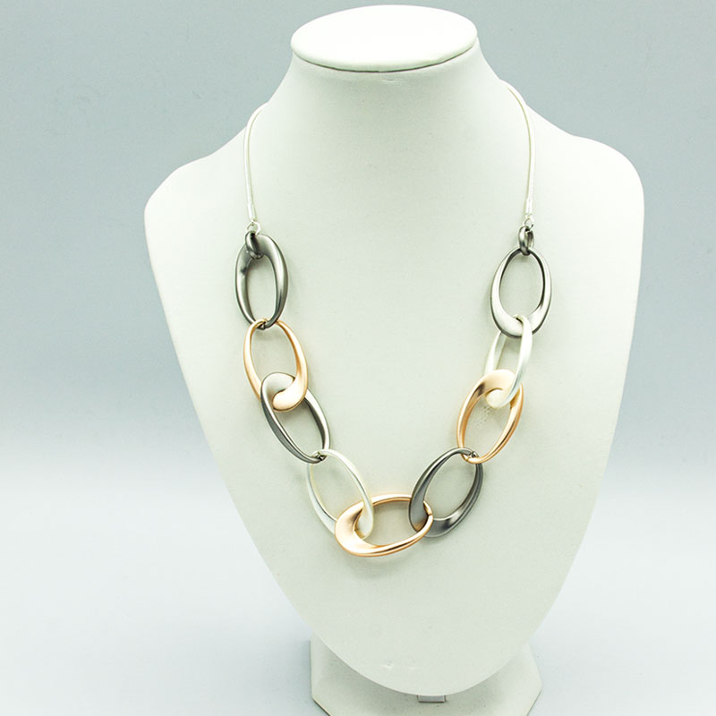 3 toned oval necklace