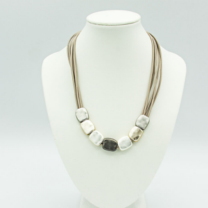 3 tone stone necklace