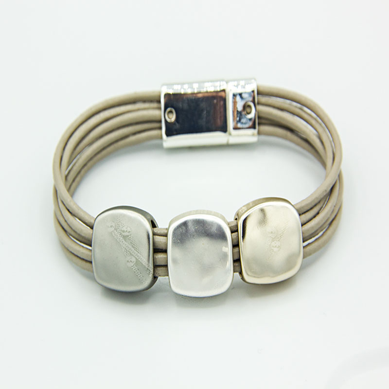 Magnetic rope style bracelet with 3 silver matt squares