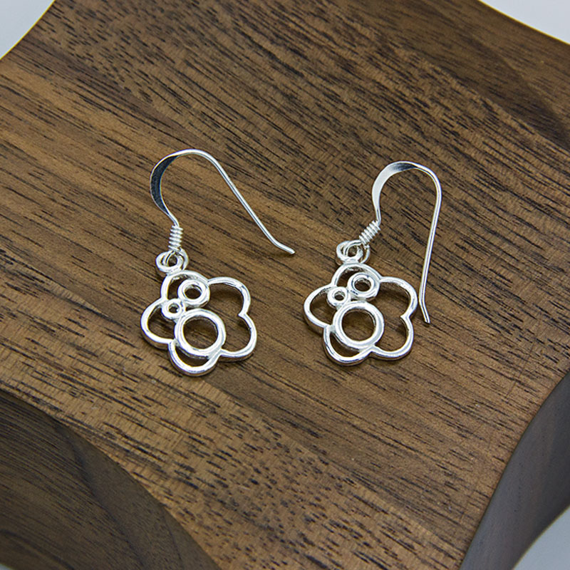 flower and circle earrings